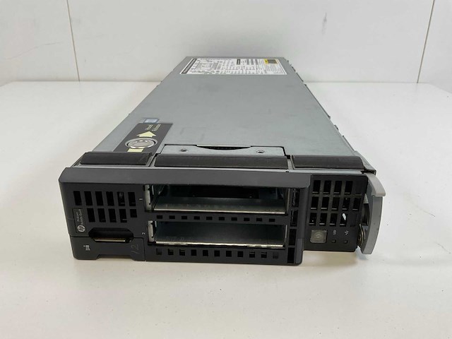 Hp proliant bl460c gen 9, 2x xeon(r) e5-2690 v3, 512 gb ram(16x 32 gb), no hdd blade - afbeelding 1 van  8