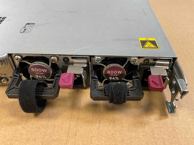 Hp proliant dl360 gen 10, 2x xeon(r) gold 5218, 4x 32 gb ram, 4x 960 gb sas(vk000960wsxh) rack mount chassis - afbeelding 7 van  10