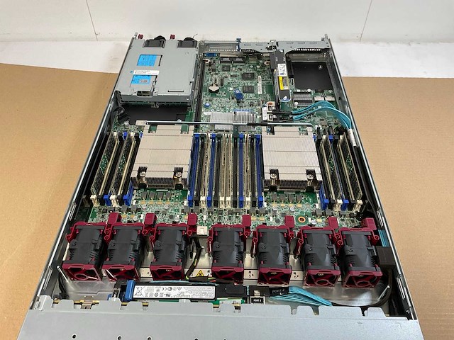 Hp proliant dl360 gen9, 2x xeon(r) e5-2680 v4, 128 gb ram(8x 16gb), 4x 400 gb ssd(ek000400gwepe) rack mount chassis - afbeelding 4 van  10