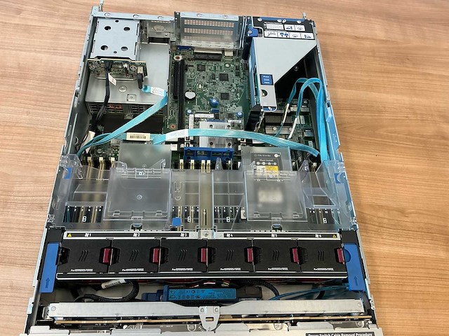 Hp proliant dl380 gen 10 server - afbeelding 3 van  8