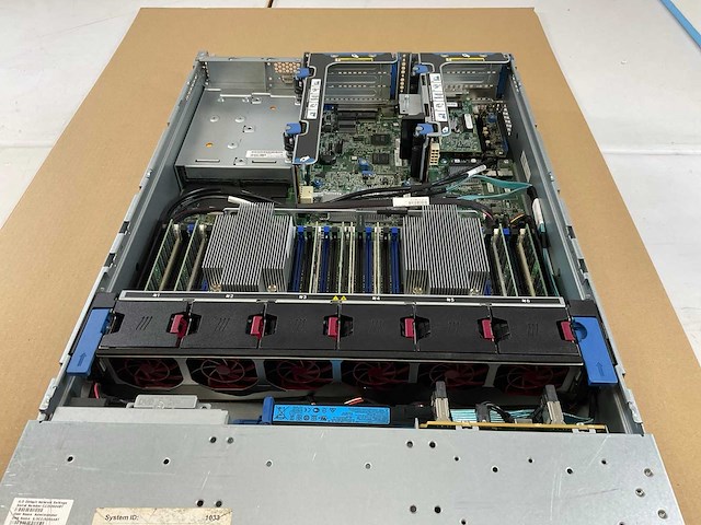 Hp proliant dl380 gen 9, 2x xeon(r) e5-2650 v3, 8x 16 gb ram, 6x 600 gb sas(eh0600jdytl) - 1x 600 gb sas(eh0600jedhe) - 1x 600 gb sas(eh000600jwcpl) rack mount chassis - afbeelding 8 van  12