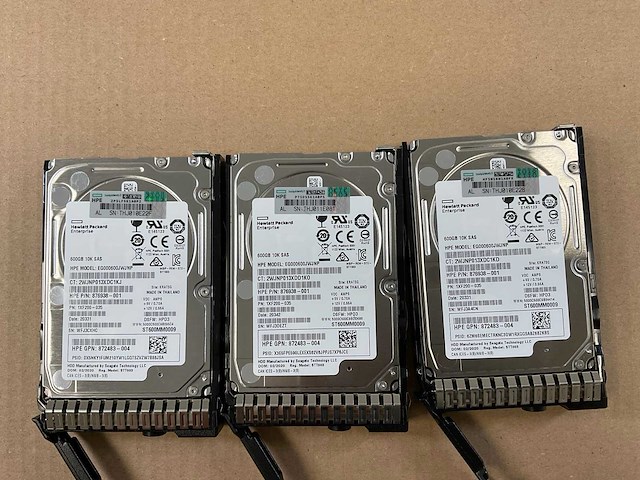 Hp proliant dl380 gen 9, 2x xeon(r) e5-2667 v3, 16x 16 gb ram, 2x 147 gb sas(eh0146fcbvb) - 8x 600 gb sas(eg000600jwjnp) rack mount chassis - afbeelding 6 van  15