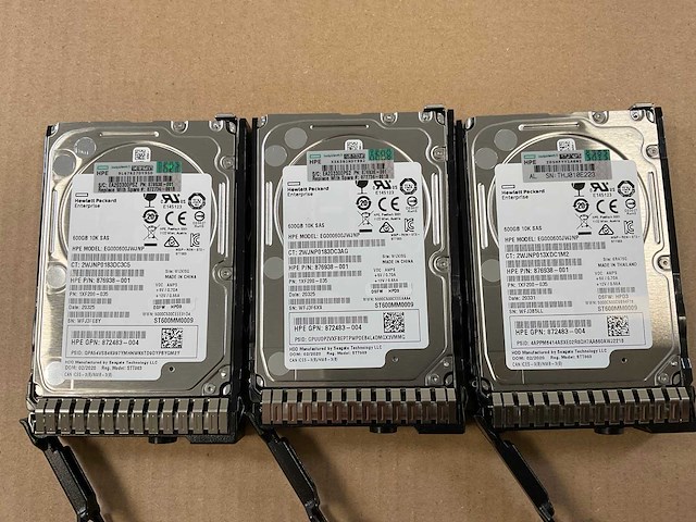 Hp proliant dl380 gen 9, 2x xeon(r) e5-2667 v3, 16x 16 gb ram, 2x 147 gb sas(eh0146fcbvb) - 8x 600 gb sas(eg000600jwjnp) rack mount chassis - afbeelding 7 van  15