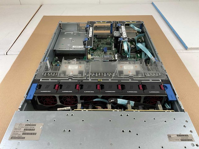 Hp proliant dl380 gen 9, 2x xeon(r) e5-2667 v3, 16x 16 gb ram, 2x 147 gb sas(eh0146fcbvb) - 8x 600 gb sas(eg000600jwjnp) rack mount chassis - afbeelding 11 van  15