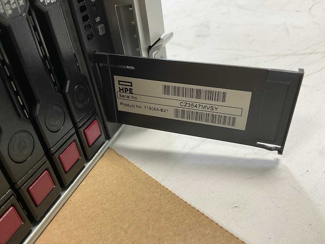 Hp proliant dl380 gen 9, 2x xeon(r) e5-2667 v3, 16x 16 gb ram, 2x 147 gb sas(eh0146fcbvb) - 8x 600 gb sas(eg000600jwjnp) rack mount chassis - afbeelding 13 van  15