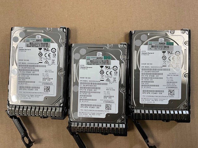 Hp proliant dl380 gen 9, 2x xeon(r) e5-2667 v3, 16x 16 gb ram, 2x 147 gb sas(eh0146fcbvb) - 8x 600 gb sas(eg000600jwjnp) rack mount chassis - afbeelding 4 van  15