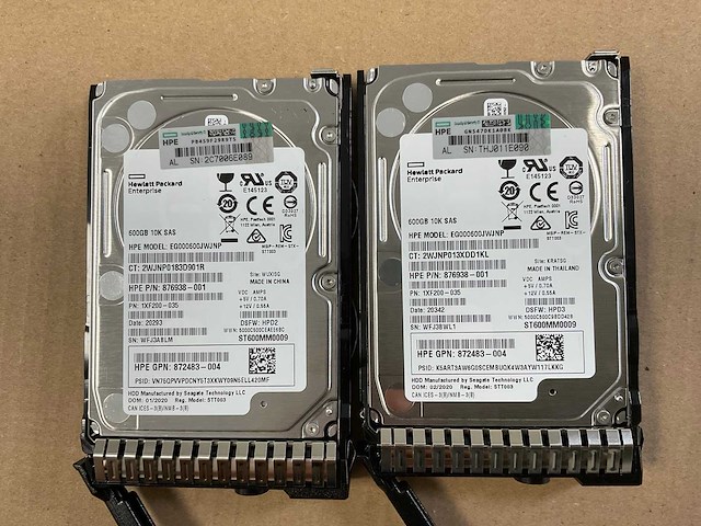 Hp proliant dl380 gen 9, 2x xeon(r) e5-2667 v3, 16x 16 gb ram, 2x 147 gb sas(eh0146fcbvb) - 8x 600 gb sas(eg000600jwjnp) rack mount chassis - afbeelding 6 van  15