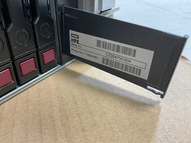 Hp proliant dl380 gen 9, 2x xeon(r) e5-2667 v3, 16x 16 gb ram, 2x 147 gb sas(eh0146fcbvb) - 8x 600 gb sas(eg000600jwjnp) rack mount chassis - afbeelding 7 van  15
