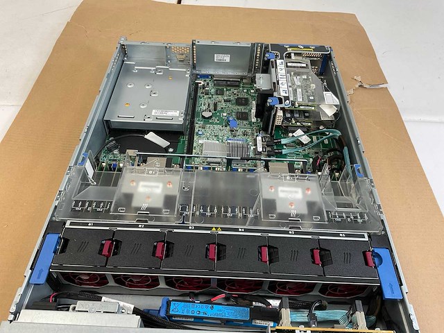Hp proliant dl380 gen 9, 2x xeon(r) e5-2690 v3, 128 gb ram(16x 8 gb), 8x 300 gb sas(eh0300jdyth) rack mount chassis - afbeelding 7 van  11