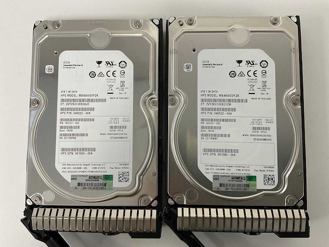 Hp proliant dl380 gen 9, xeon(r) e5-2620 v4, 1x 16 gb ram, 8x 4 tb hdd(mb4000gvyzk) rack mount chassis - afbeelding 2 van  12