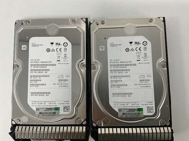 Hp proliant dl380 gen 9, xeon(r) e5-2620 v4, 1x 16 gb ram, 8x 4 tb hdd(mb4000gvyzk) rack mount chassis - afbeelding 12 van  12