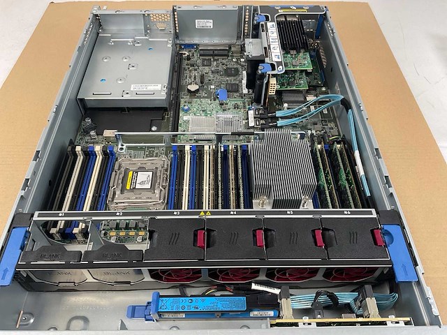 Hp (proliant dl380 gen9) - xeon(r) e5-2640 v4, 256 gb ram (8x32gb), 450 gb sas rack mount chassis - afbeelding 8 van  9
