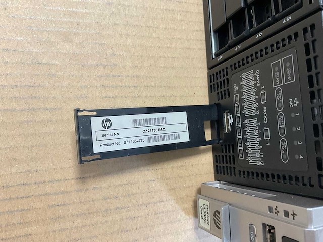 Hp proliant dl380p gen 8, 2x xeon(r) e5-2620, 16x 8 gb ram, 2x 900 gb sas(eg0900fcvbl) rack mount chassis - afbeelding 9 van  9