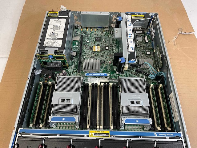 Hp proliant dl380p gen8, 2x xeon(r) e5-2670, 32 gb ram(8x 4 gb), 6x 300 gb sas(eg0300fbvfl) rack mount chassis - afbeelding 11 van  12