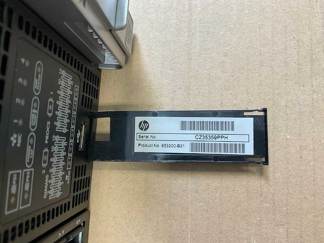 Hp proliant dl380p gen8, 2x xeon(r) e5-2670, 32 gb ram(8x 4 gb), 6x 300 gb sas(eg0300fbvfl) rack mount chassis - afbeelding 12 van  12