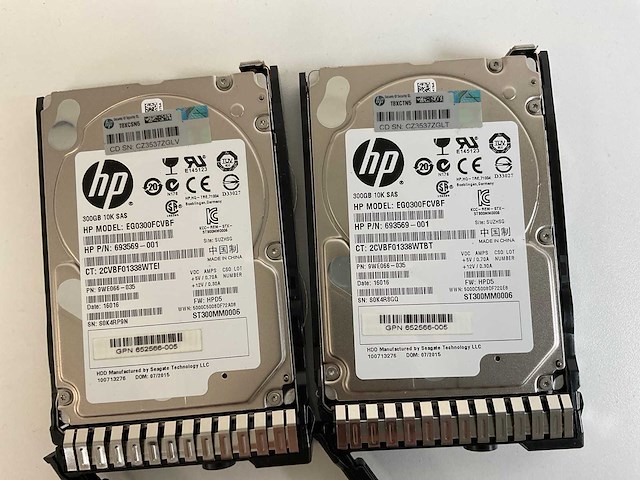 Hp proliant dl380p gen8, 2x xeon(r) e5-2670 v3, 96 gb ram(12x 8 gb), 2x 300 gb sas(eg0300fcvbf) rack mount chassis - afbeelding 1 van  4