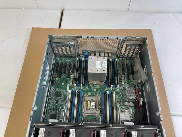 Hp proliant ml350 gen 9, xeon(r) e5-2609 v3, 64 gb ram(8x 8 gb), 5x 1.8 tb sas(eg001800jwjnr) - 2x 146 gb sas(eh0146fcbvb) - 1x 1.8 tb sas(eg001800jxlwb) rack mount chassis - afbeelding 13 van  14
