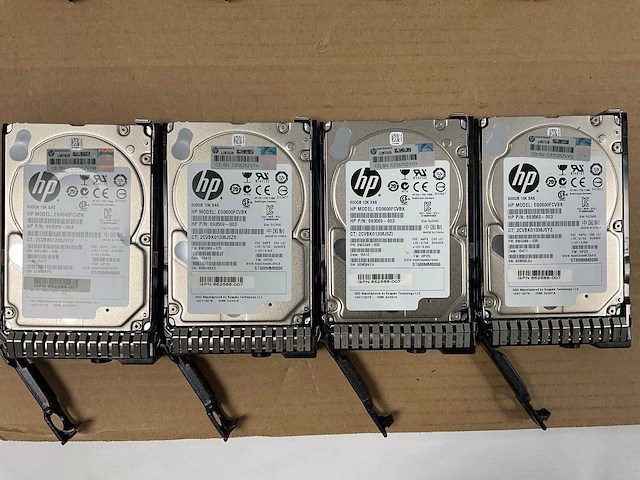 Hp (proliant ml350p gen 8) - 2x xeon(r) e5-2670 v2, 32 gb ram (4x8gb), 9.5 tb sas rack mount chassis - afbeelding 4 van  12