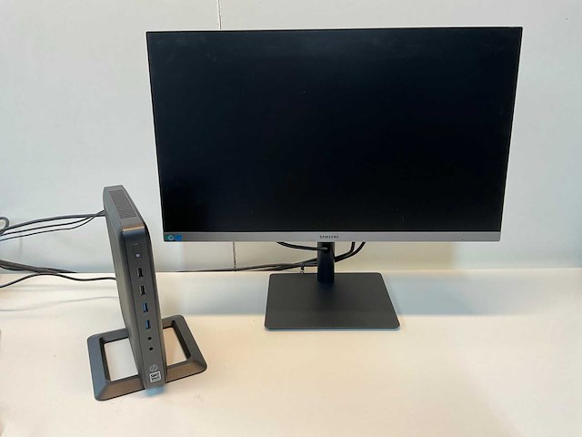 Hp quad core t620 workstation met monitor - afbeelding 2 van  7