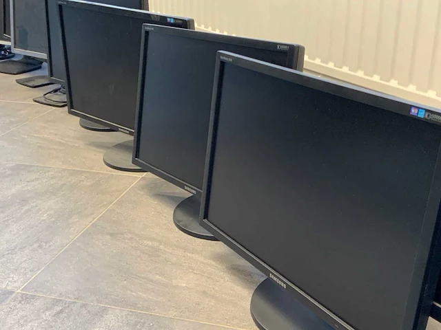 Hp, samsung partij diverse monitoren - afbeelding 4 van  9