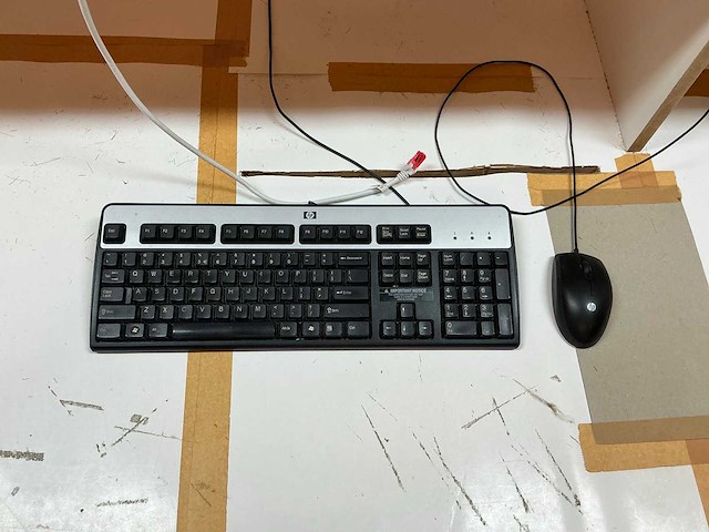 Hp t510 werkplaatstafel met thinclient met monitor - afbeelding 6 van  10
