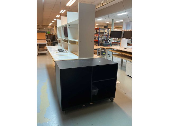 Hp t510 werkplaatstafel met thinclient met monitor - afbeelding 9 van  10