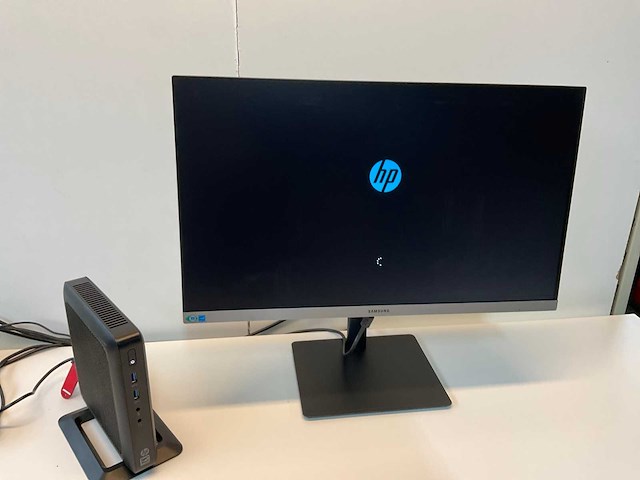 Hp t520 desktop met monitor - afbeelding 3 van  7
