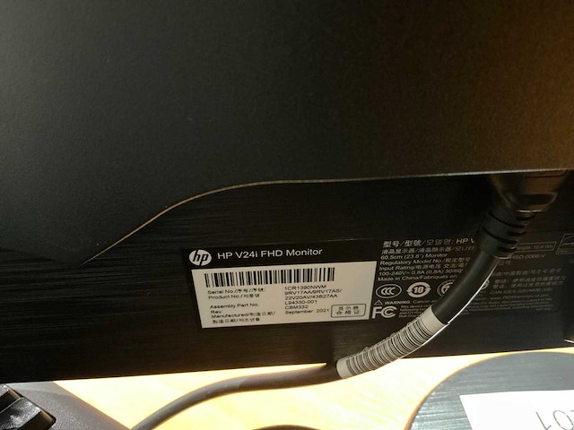 Hp v24i monitor 24” met toetsenborden en muizen - afbeelding 3 van  3