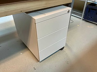 Hp werkplaatsmeubel met computers - afbeelding 10 van  10