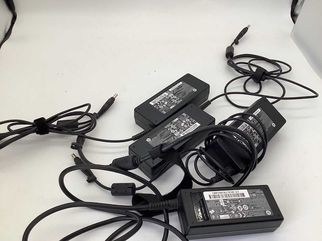 Hp yellow pin hp laptop adapter (4x) - afbeelding 1 van  4