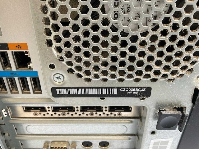Hp z2 g4, core(tm) i7 8th gen, 16 gb ram (2x8gb), 512 gb nvme, nvidia quadro p2200 5 gb workstation - afbeelding 3 van  4