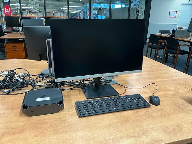 Hp z2 mini g5 desktop en monitor - afbeelding 1 van  9