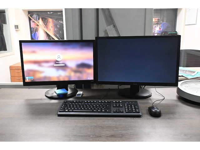 Hp z220 workstation intel xeon inside windows pro 7 oa desktop met 2 iiyama monitoren - afbeelding 1 van  5