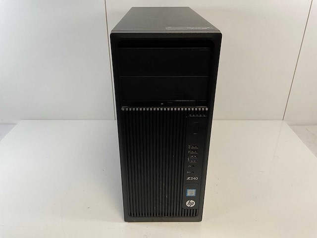 Hp z240, xeon(r) e3-1225 v5, 32 gb ram, 512 gb ssd, nvidia quadro p2000 5 gb workstation - afbeelding 1 van  5