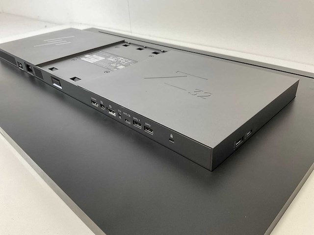 Hp (z32) 32”, 3840x2160 (uhd) ips monitor - afbeelding 6 van  6