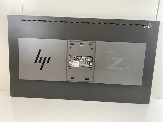 Hp (z32) 32”, 3840x2160 (uhd) ips monitor - afbeelding 2 van  3