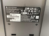 Hp (z32) 32”, 3840x2160 (uhd) ips monitor - afbeelding 3 van  3