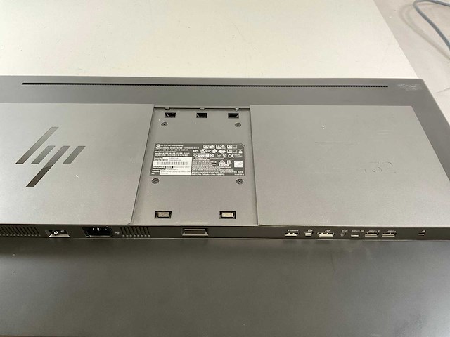 Hp (z32) 32”, 3840x2160 (uhd) ips monitor - afbeelding 5 van  6