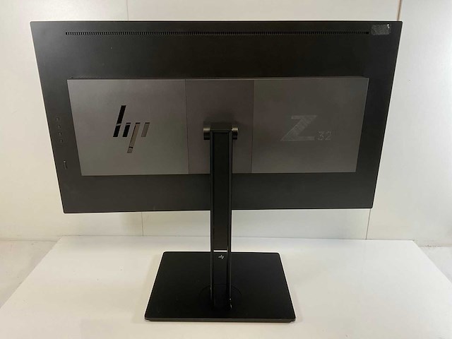 Hp (z32) 32”, 3840x2160 (uhd) ips monitor - afbeelding 3 van  5
