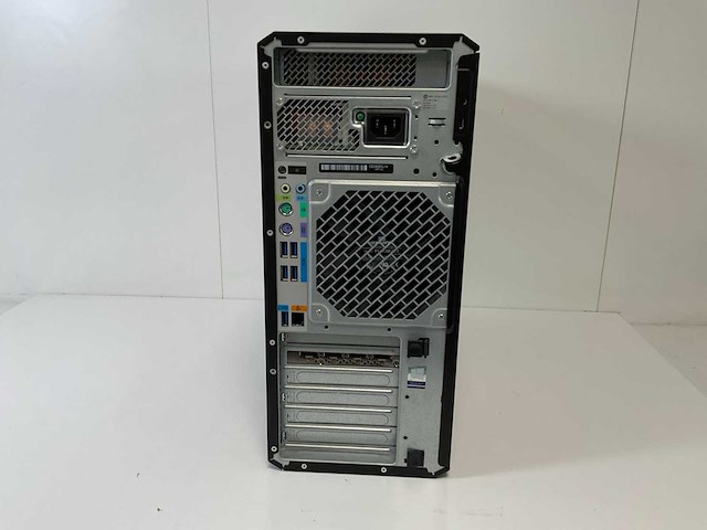 Hp z4 g4, core(tm) i7-9800x, 32 gb ram, 1 tb hdd - 256 gb ssd, nvidia quadro p4000 8gb workstation - afbeelding 4 van  5