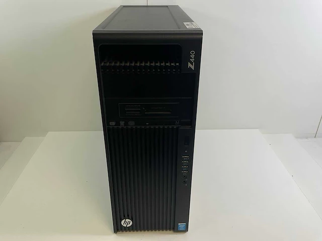 Hp z440, xeon(r) e5-1650, 32 gb ram (4x8gb), 2x 512 gb ssd, amd firepro w2100 2 gb workstation - afbeelding 1 van  6