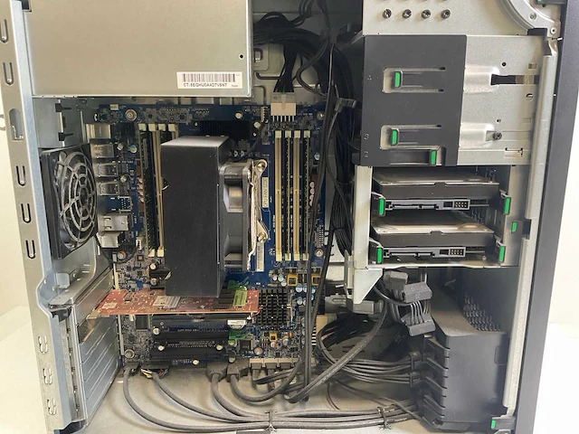 Hp z440, xeon(r) e5-1650, 32 gb ram (4x8gb), 2x 512 gb ssd, amd firepro w2100 2 gb workstation - afbeelding 6 van  6