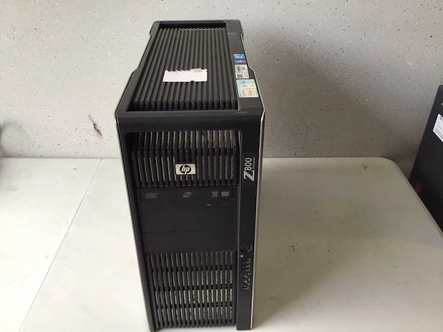 Hp z800 xeon workstation met nvidia quadro fx 4800 desktop - afbeelding 2 van  4