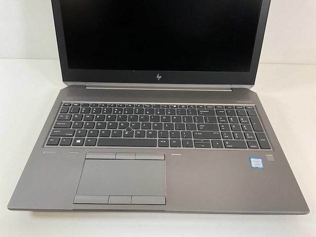 Hp zbook 15 g5 15.5”, core(tm) i7 8th gen, 32 gb ram, no hdd, nvidia quadro p2000 4 gb mobile work station - afbeelding 4 van  9