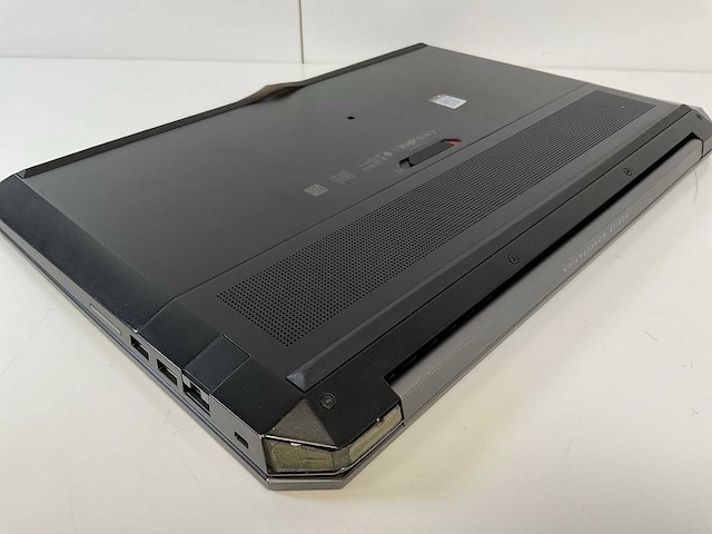 Hp zbook 15 g5 15.5”, core(tm) i7 8th gen, 32 gb ram, no hdd, nvidia quadro p2000 4 gb mobile work station - afbeelding 8 van  9