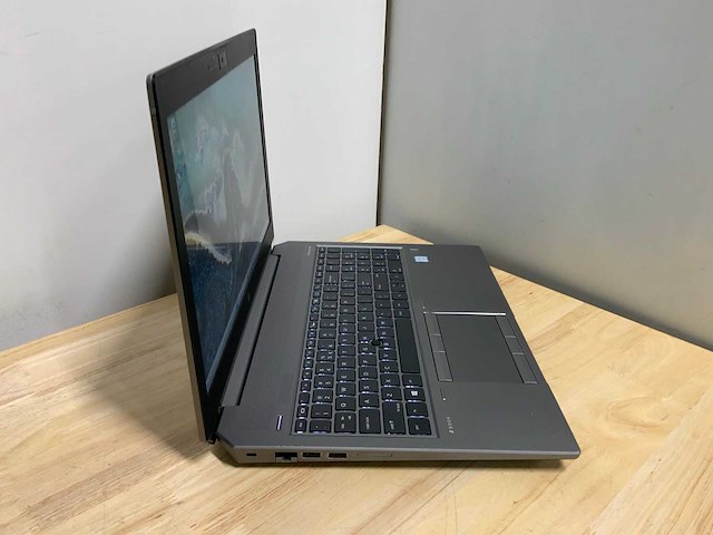 Hp zbook 15 g5(xeon) laptop - afbeelding 4 van  8