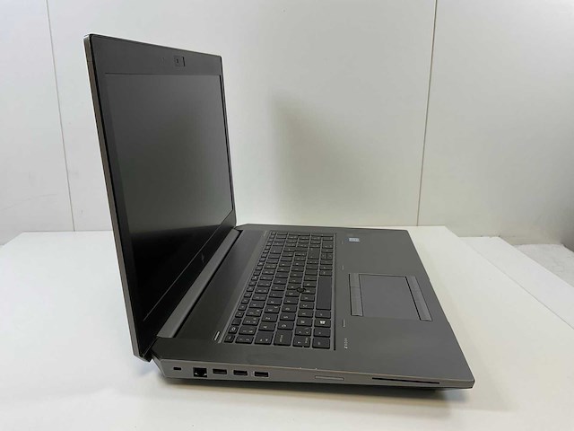 Hp zbook g6 18”, xeon(r) e-2286m, 64 gb ram, 3x 1tb nvme, nvidia quadro rtx 4000 8gb mobile workstation - afbeelding 2 van  3