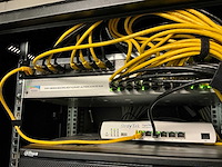 Hpe office connect - j9983a - 1820 series - switch - afbeelding 1 van  3