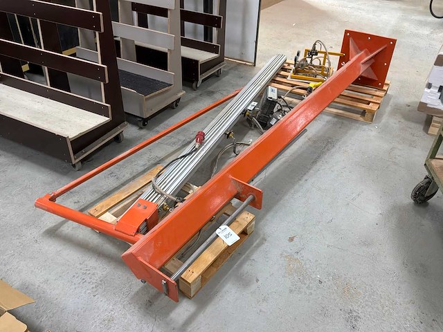 Hps equipment kzk-250.45 zwenkarmkraan met vacuümheffer - afbeelding 1 van  14