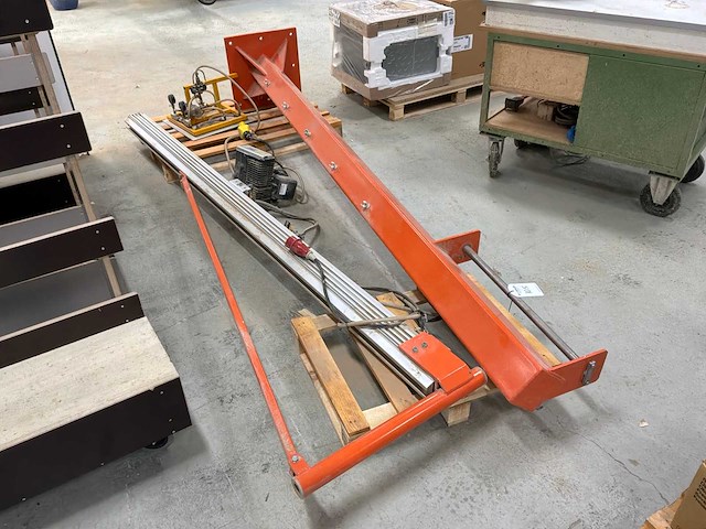 Hps equipment kzk-250.45 zwenkarmkraan met vacuümheffer - afbeelding 1 van  4
